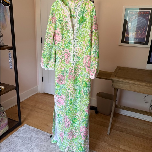 Lilly Pulitzer Shealyn Stretch Maxi Caftan in Pink and Green - Picture 1 of 3
